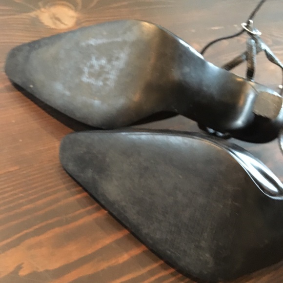 Leather heels it’s ankle strap - Picture 5 of 5